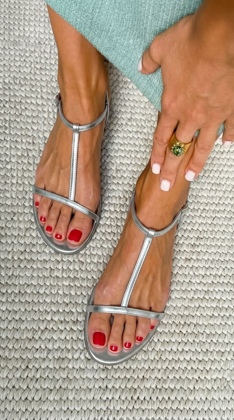 Anouk | Golden Thin Strap Sandal