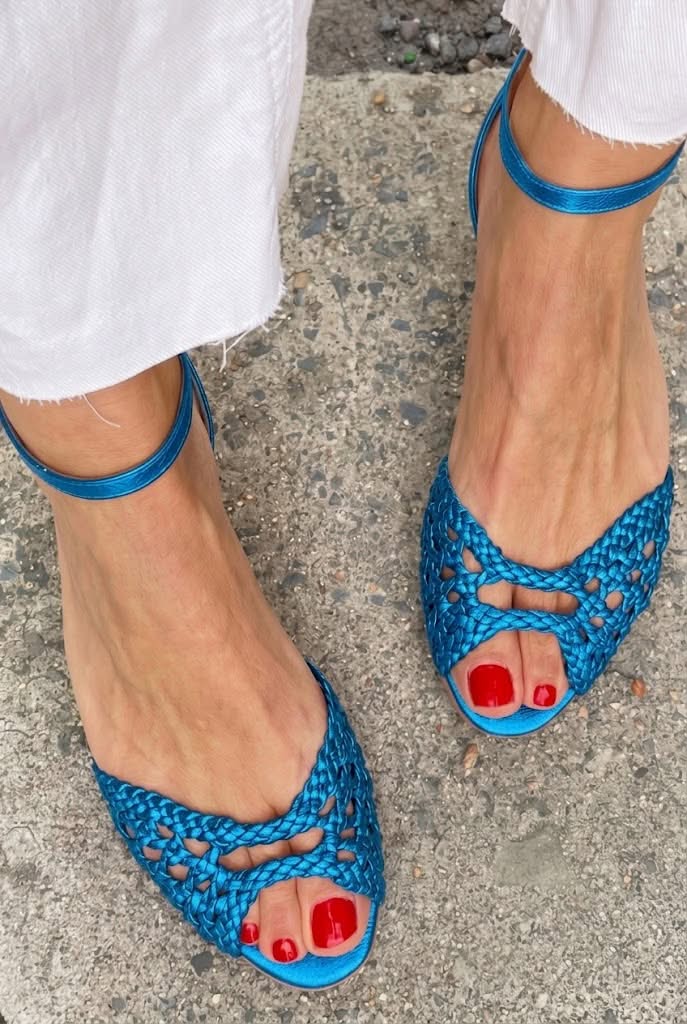 Ines | Woven Golden Flat